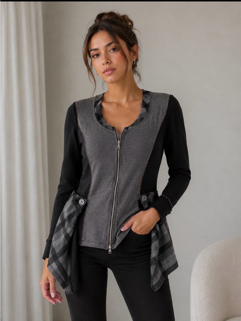 Doe & Rae Gray and Black Zip-Front Women's Cardigan